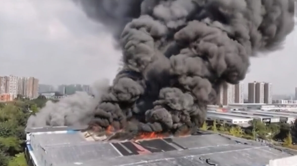 Εργάτης έβαλε φωτιά σε αποθήκη εργοστασίου στην Κίνα επειδή έμεινε απλήρωτος για πέντε ημέρες