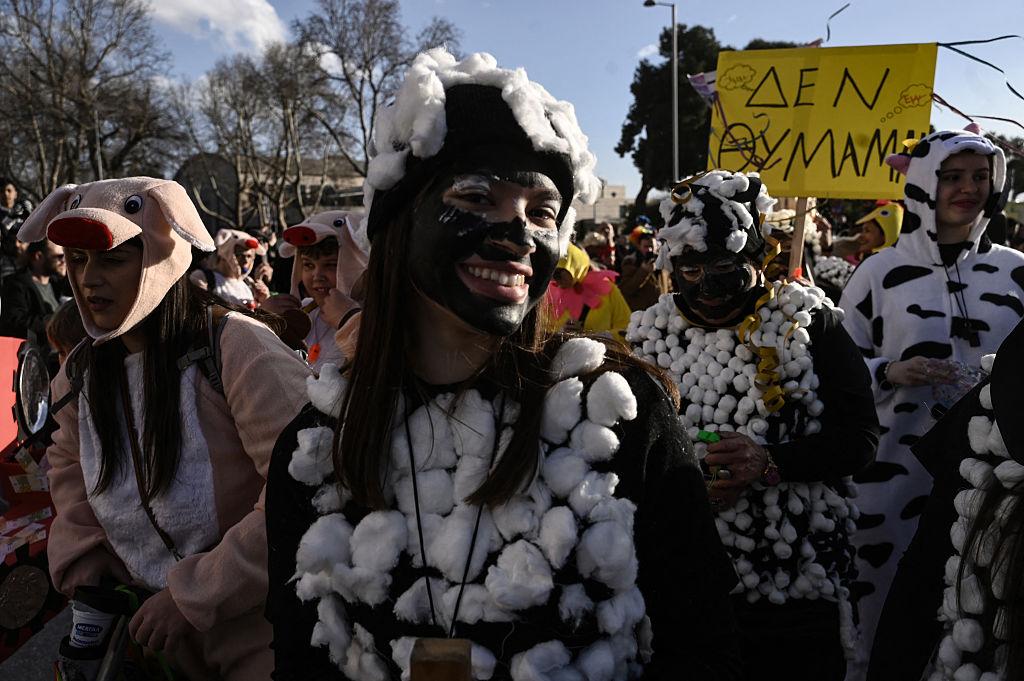 Ρεμπέτικο καρναβάλι στη Ζαγορά – Παρελάσεις σε Μακρυράχη και Κούλουμα στους Αγίους Σαράντα