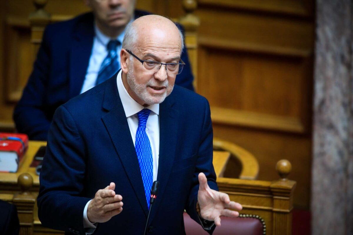 Γ. Φλωρίδης για εκταφές Τεμπών: Εάν οι εξετάσεις που ζητούν οι συγγενείς δεν μπορούν να γίνουν στην Ελλάδα, θα ζητηθεί η συνδρομή των ξένων εργαστηρίων