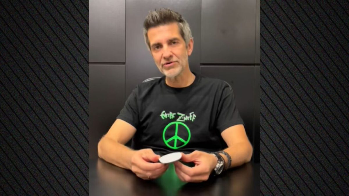 Φοίβος: «Μας είχε πρωτοσέλιδο με τη Δέσποινα Βανδή και έγραφε ότι είμαστε σατανιστές»