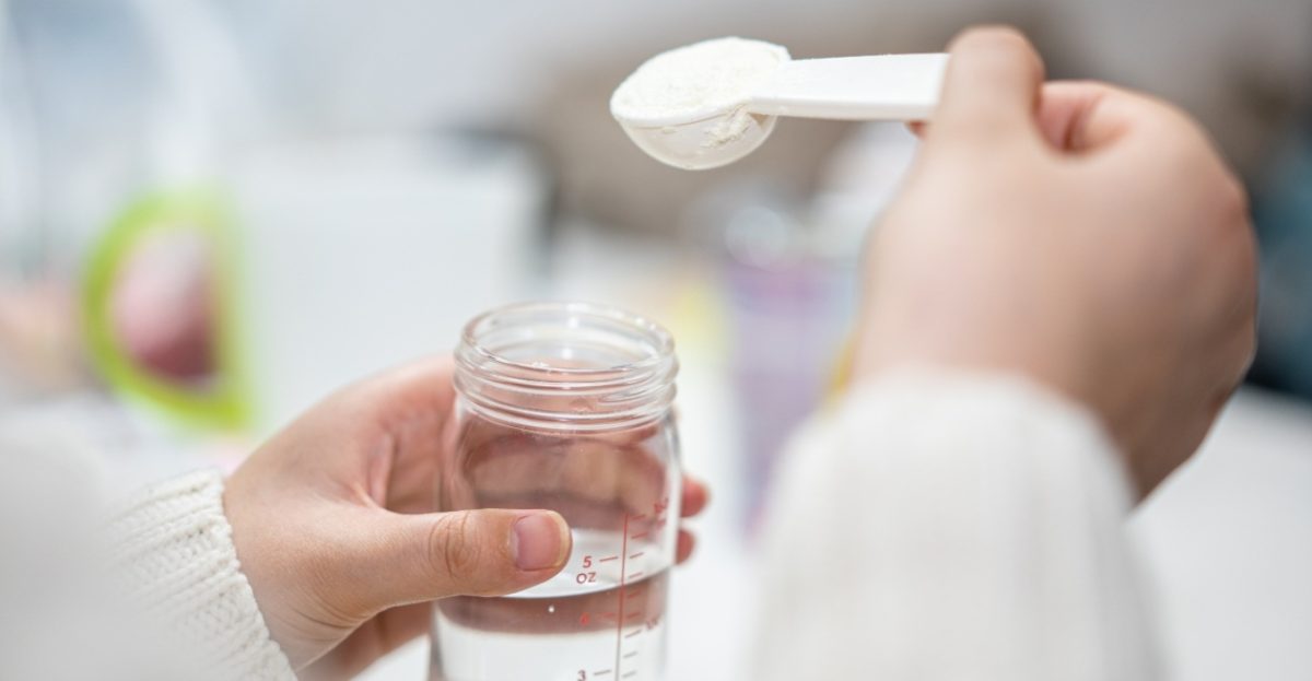 Βρετανία: Τουλάχιστον 36 βρέφη πιθανόν να έχουν εμφανίσει συμπτώματα δηλητηρίασης από μολυσμένο γάλα