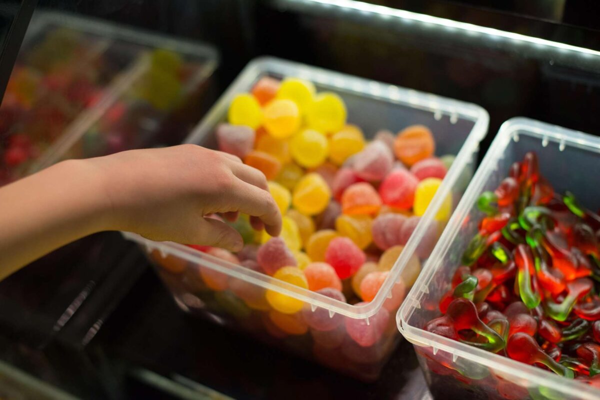 Ειδικοί προειδοποιούν για την ανθυγιεινή διατροφή στα πρώτα χρόνια ζωής – Τι προκαλεί στον εγκέφαλο