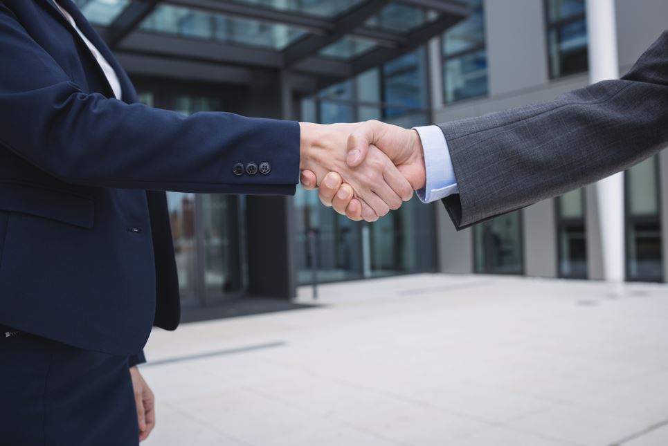 Μπαράζ deals σε ΝΑ Ευρώπη, Μέση Ανατολή και Αραβικά Εμιράτα