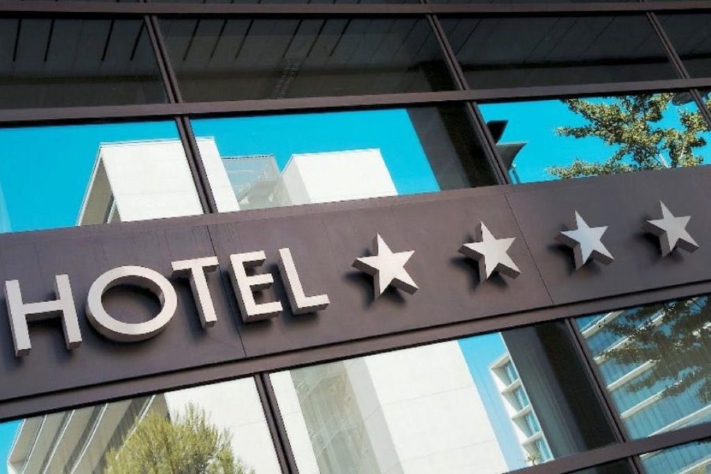 Aπεργούν σήμερα οι εργαζόμενοι σε επισιτισμό και τουρισμό – Θα συγκεντρωθούν στις 11πμ έξω από το Υπουργείο Εργασίας