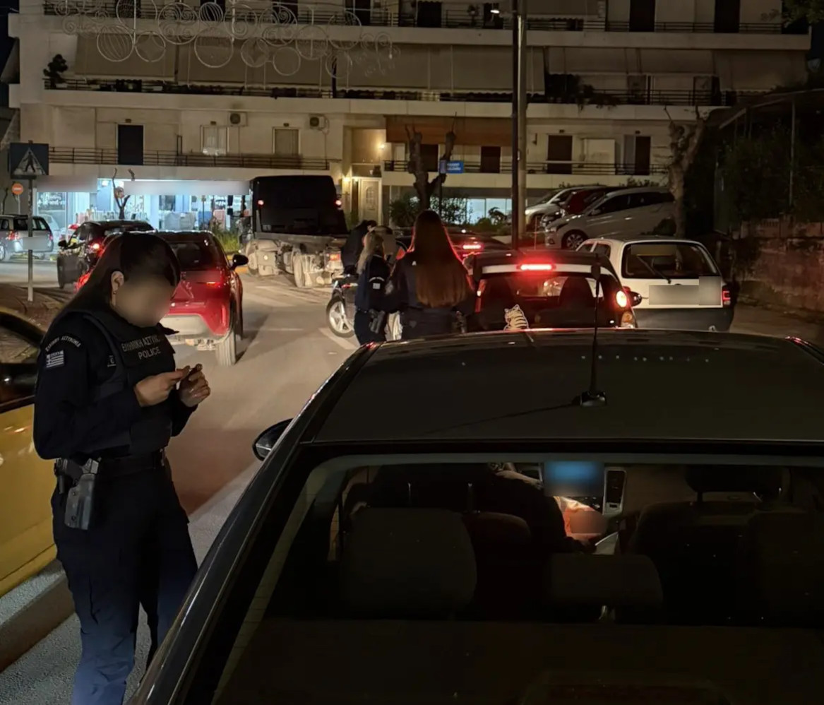 Mπλόκα της Τροχαίας σε οδηγούς στο Ίλιον – Αφαιρέθηκαν 8 άδειες κυκλοφορίας και ακινητοποιήθηκαν 14 οχήματα