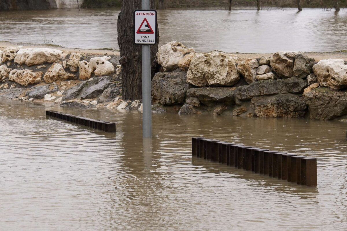 Πλημμύρες στην Ισπανία: Γυναίκα έχασε τη ζωή της όταν το αυτοκίνητό της παρασύρθηκε από χείμαρρο