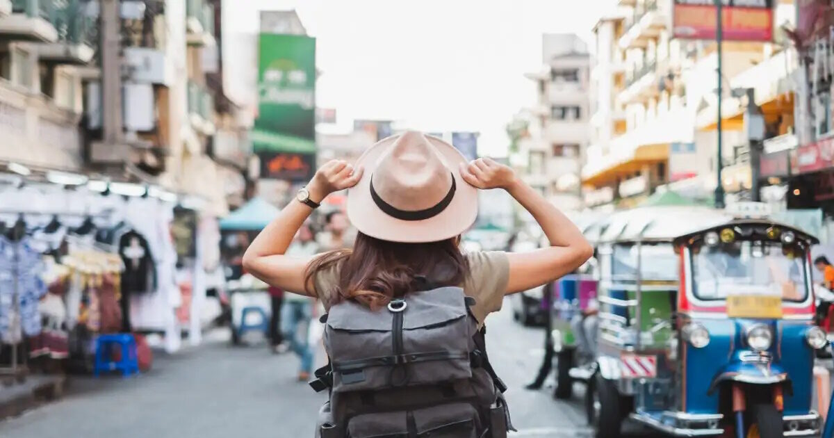 Έτος ορόσημο το 2025 για τον τουρισμό παγκοσμίως – Σε ιστορικά υψηλές επιδόσεις η Ελλάδα σε όρους αφίξεων και εισπράξεων