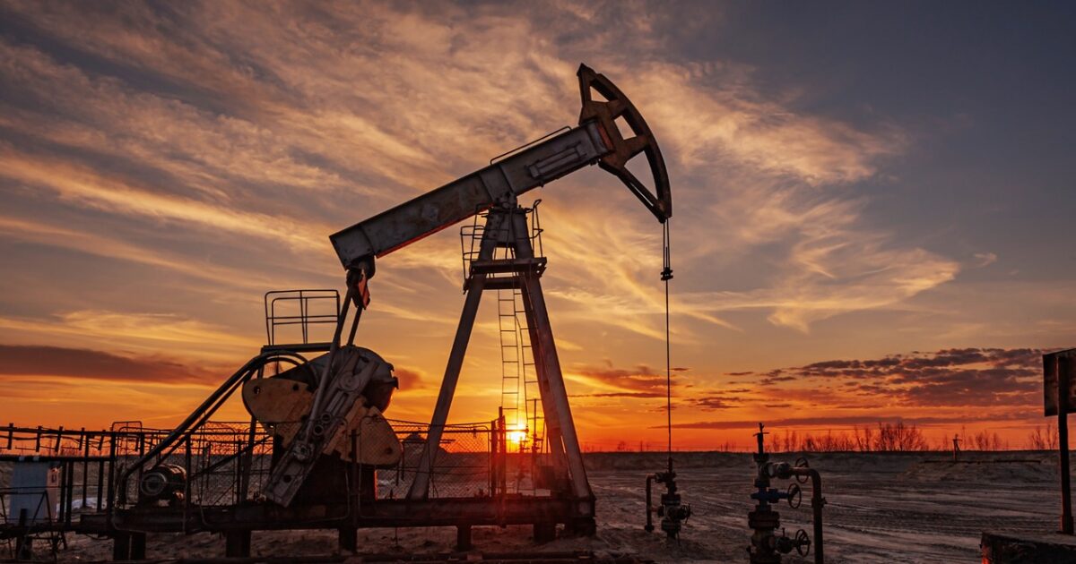 Ράλι στις διεθνείς τιμές του πετρελαίου καθώς παρατείνεται η κρίση ΗΠΑ με Ιράν – Τα σενάρια για τις επιπτώσεις στην ελληνική αγορά