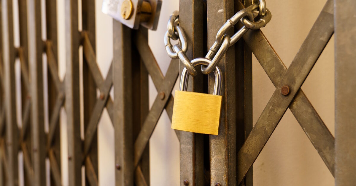 ΕΛΣΤΑΤ: 557 επιχειρήσεις έβαλαν «λουκέτο» το 2025