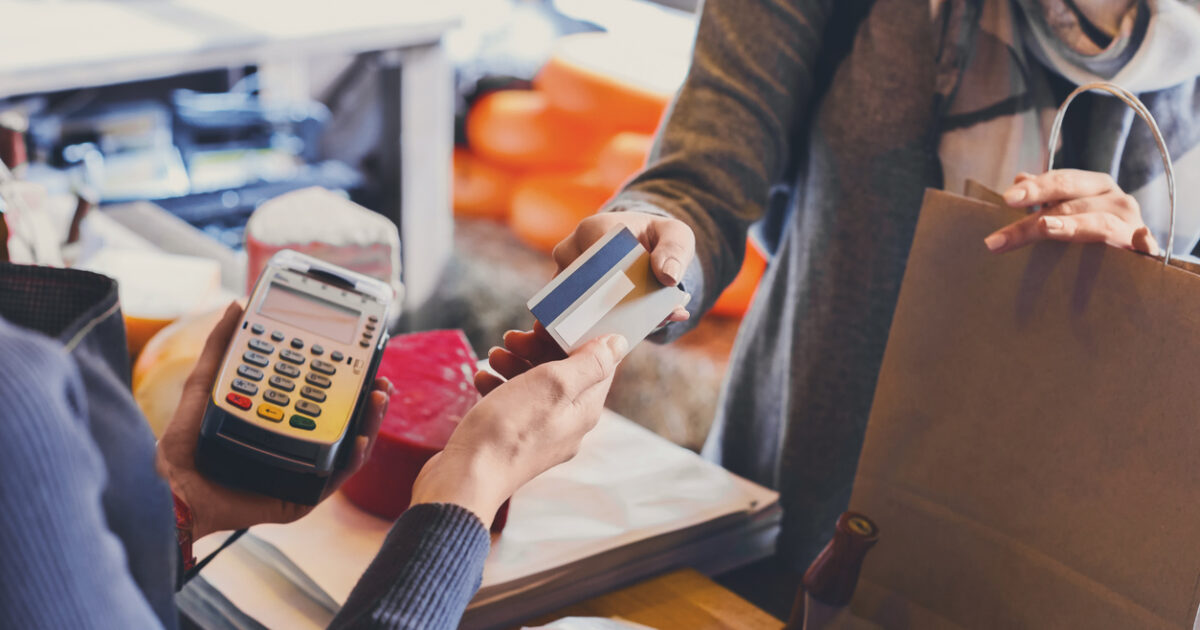 Αυξήθηκε κατά 2% ο τζίρος των επιχειρήσεων λιανεμπορίου το 2025, στα 74,850 δισ. ευρώ