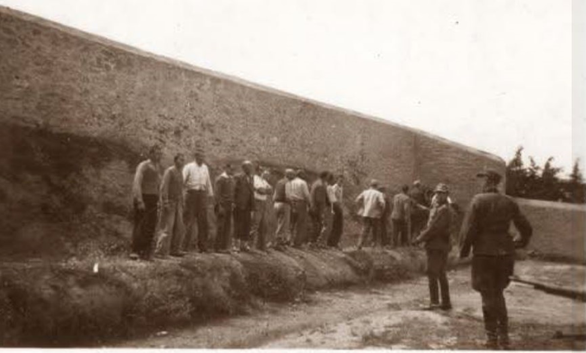 Στη Γάνδη οι εμπειρογνώμονες του Υπουργείου Πολιτισμού – Συνάντηση με τον κάτοχο των φωτογραφιών των «200» της Καισαριανής