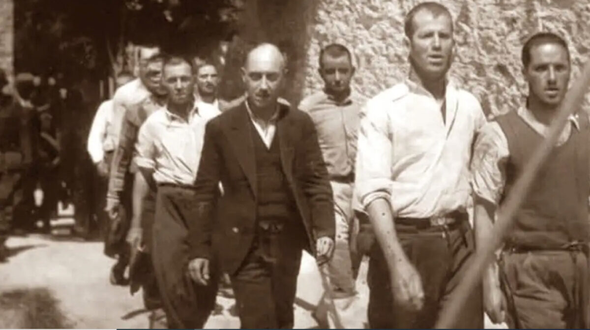 To Υπουργείο Πολιτισμού πήρε τις φωτογραφίες της εκτέλεσης στην Καισαριανή και το σύνολο των 262 φωτογραφιών από τον Βέλγο συλλέκτη