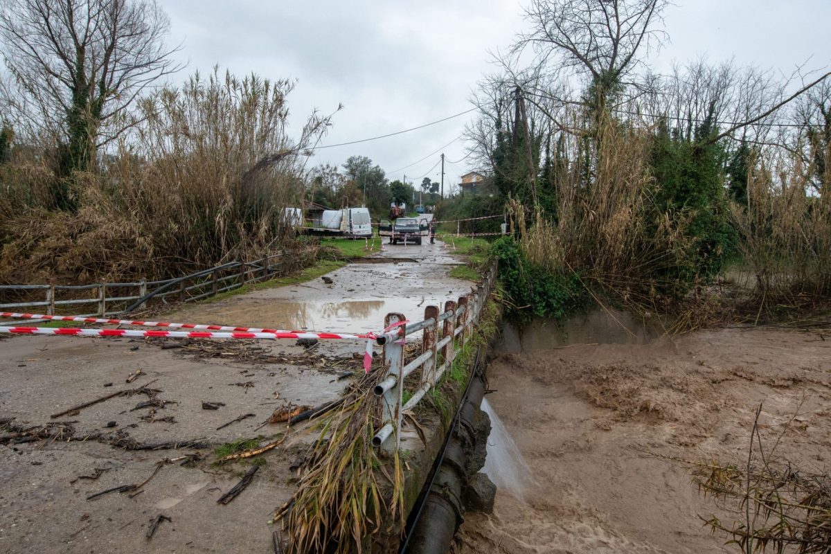 Έναν νεκρό και πολλά προβλήματα άφησε πίσω της η κακοκαιρία