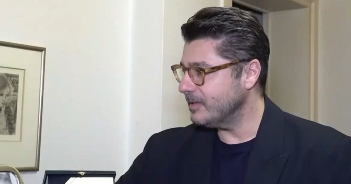 Λάμπρος Κωνσταντάρας: «Ο υπέροχος κατά τ’ άλλα Γιώργος Καπουτζίδης… Λυπάμαι που δεν υπήρχε ανταπάντηση σε αυτήν την απρέπεια»