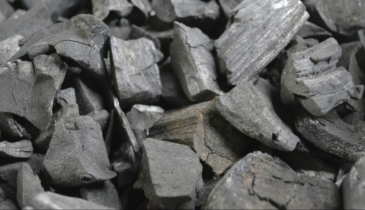 Μαλάουι: Οργάνωσαν ψεύτικη κηδεία για να μεταφέρουν ξυλοκάρβουνο λαθραία – Η απίστευτη κομπίνα με τη νεκροφόρα και το άδειο φέρετρο