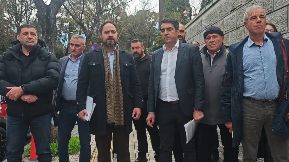 Σε εξέλιξη η συνάντηση του πρωθυπουργού Κυριάκου Μητσοτάκη με εκπροσώπους κτηνοτρόφων στο Μέγαρο Μαξίμου