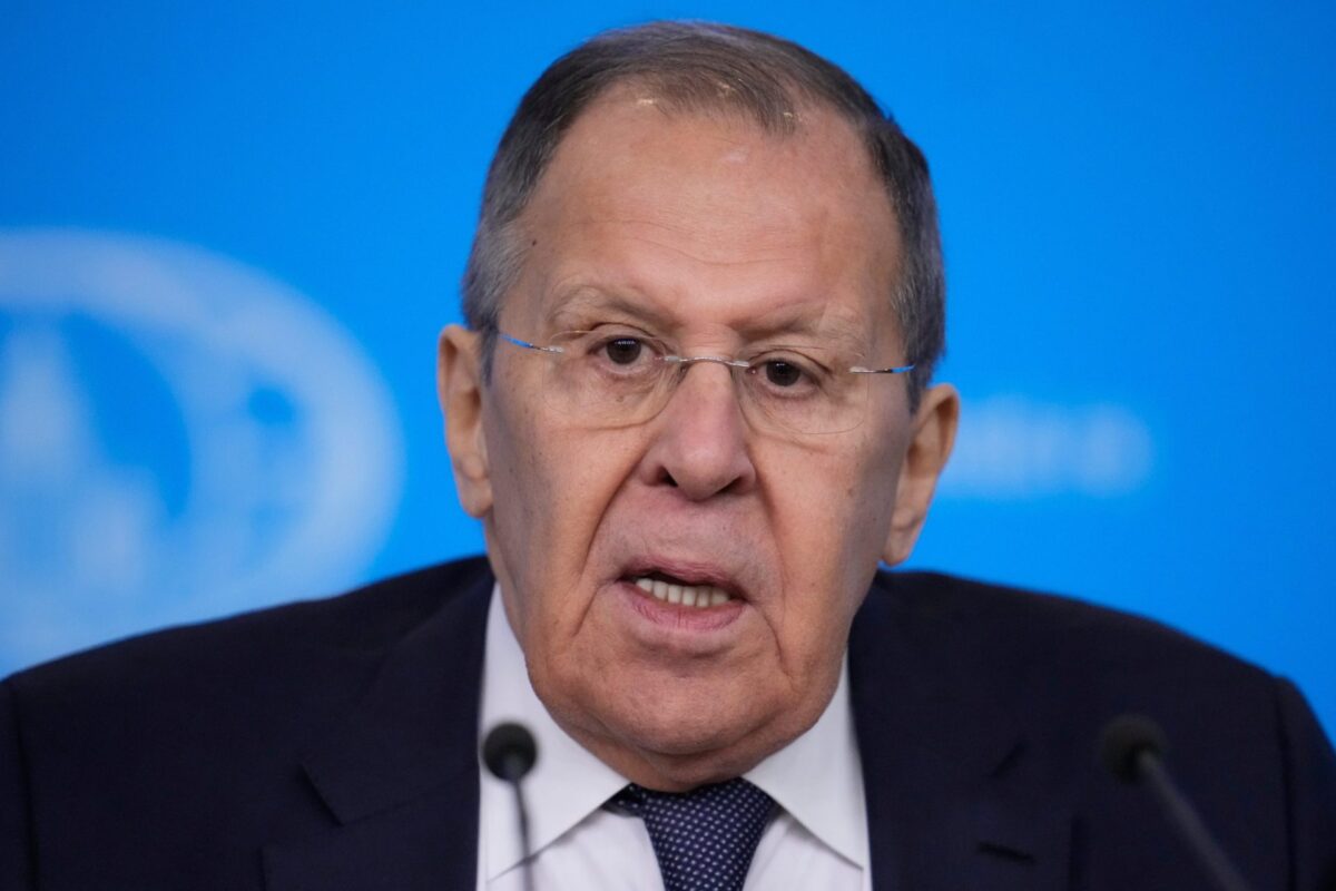 Ρωσία: Ο Λαβρόφ προειδοποιεί τις ΗΠΑ για σοβαρές συνέπειες σε περίπτωση επίθεσης στο Ιράν