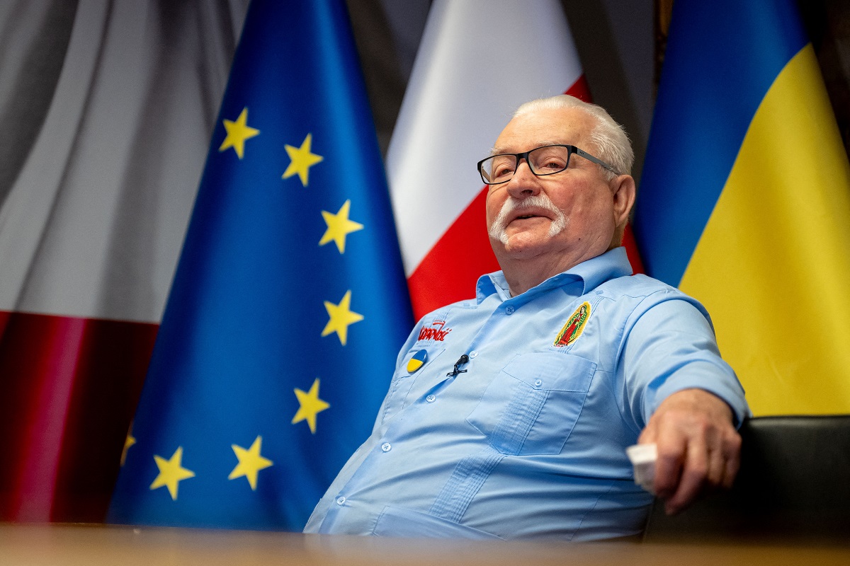 Λεχ Βαλέσα: Ο Τραμπ είναι είτε «προδότης» είτε «ιδιαίτερα έξυπνος ηγέτης»