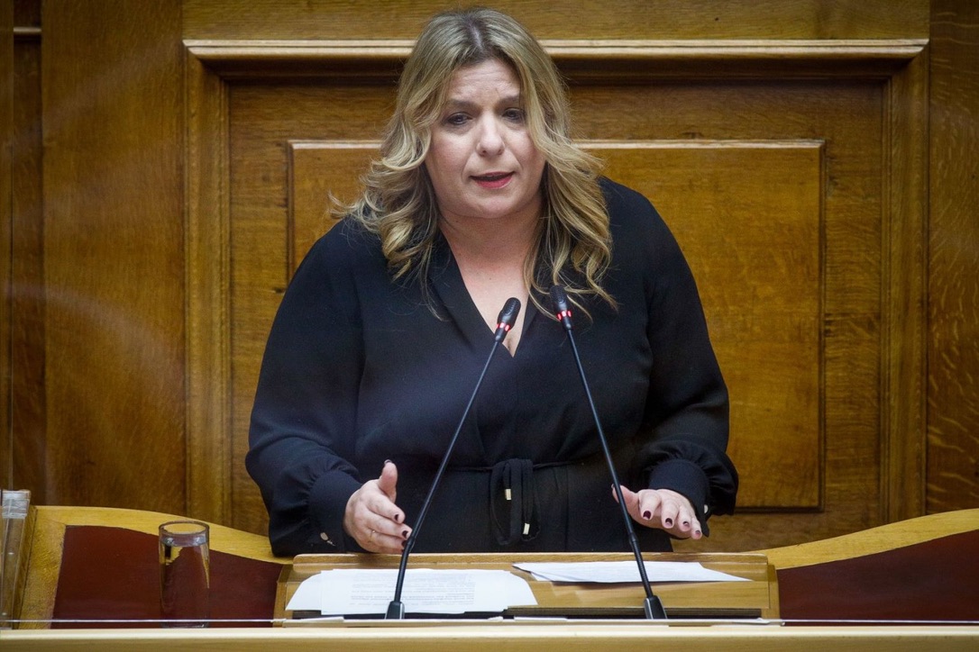 Συρεγγέλα για Κωνσταντοπούλου: Δεν μπορεί να είναι δικαστής των πάντων – Ακυβέρνητο καράβι το κόμμα της που οδεύει προς διάλυση