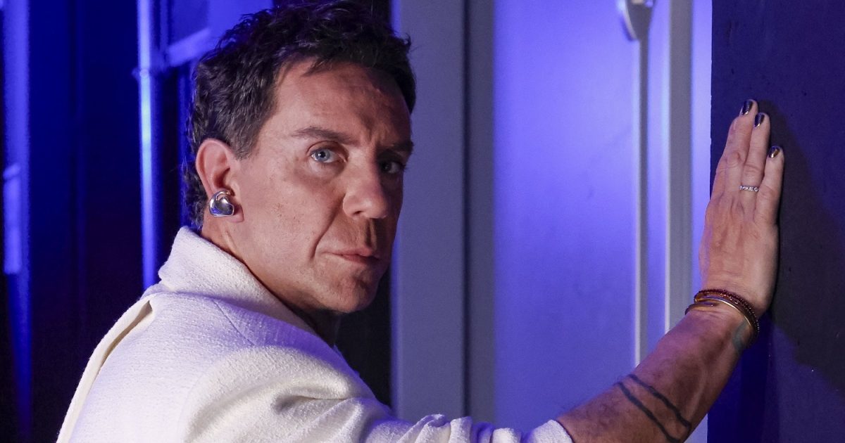 Γιώργος Μαζωνάκης: Χειρουργήθηκε με επιτυχία ο τραγουδιστής – Η πρώτη επίσκεψη στο νοσοκομείο μετά την επέμβαση