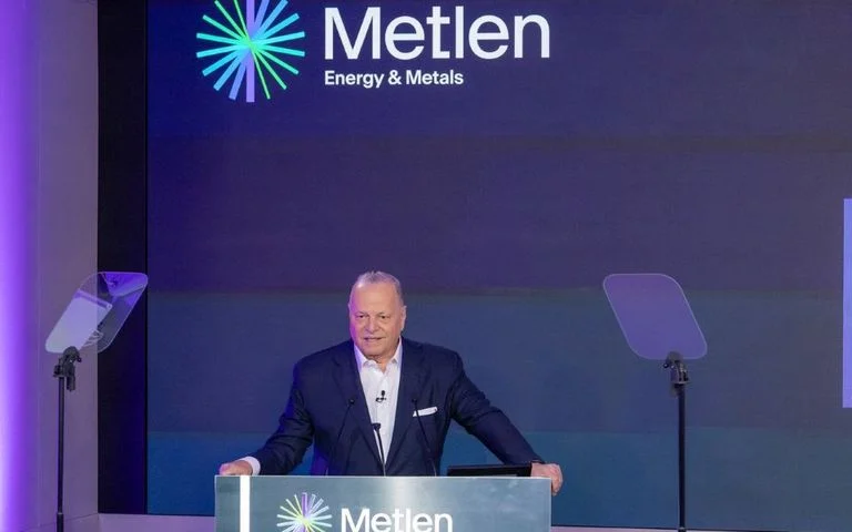 Berenberg: Αναβάθμιση για τη METLEN – Νέα τιμή-στόχος στα 61 ευρώ και σύσταση Buy