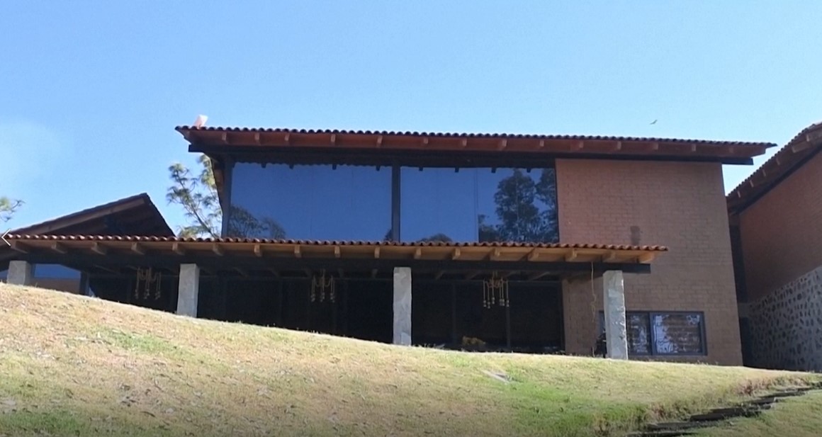 Το κρησφύγετο που εντοπίστηκε ο Ελ Μέντσο: Μέσα στην πολυτελή βίλα που έγινε το τελευταίο καταφύγιο του βαρόνου των ναρκωτικών