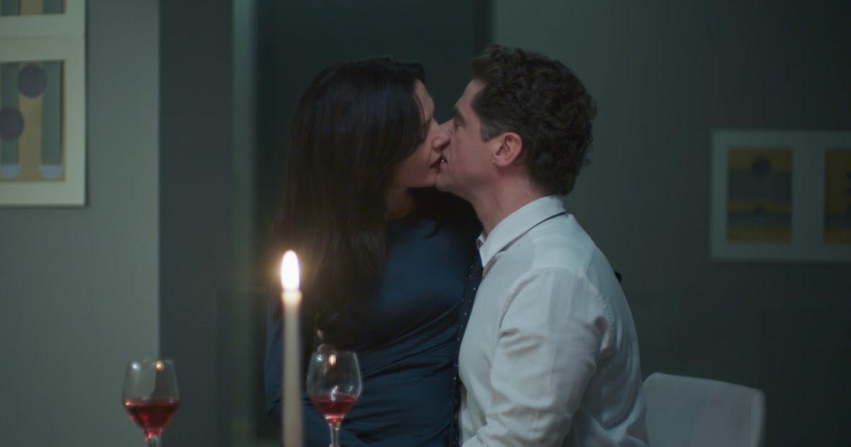 Μια Νύχτα Μόνο: Το δείπνο της Αρετής στο σπίτι του Νταγιάννου φέρνει τριγμούς