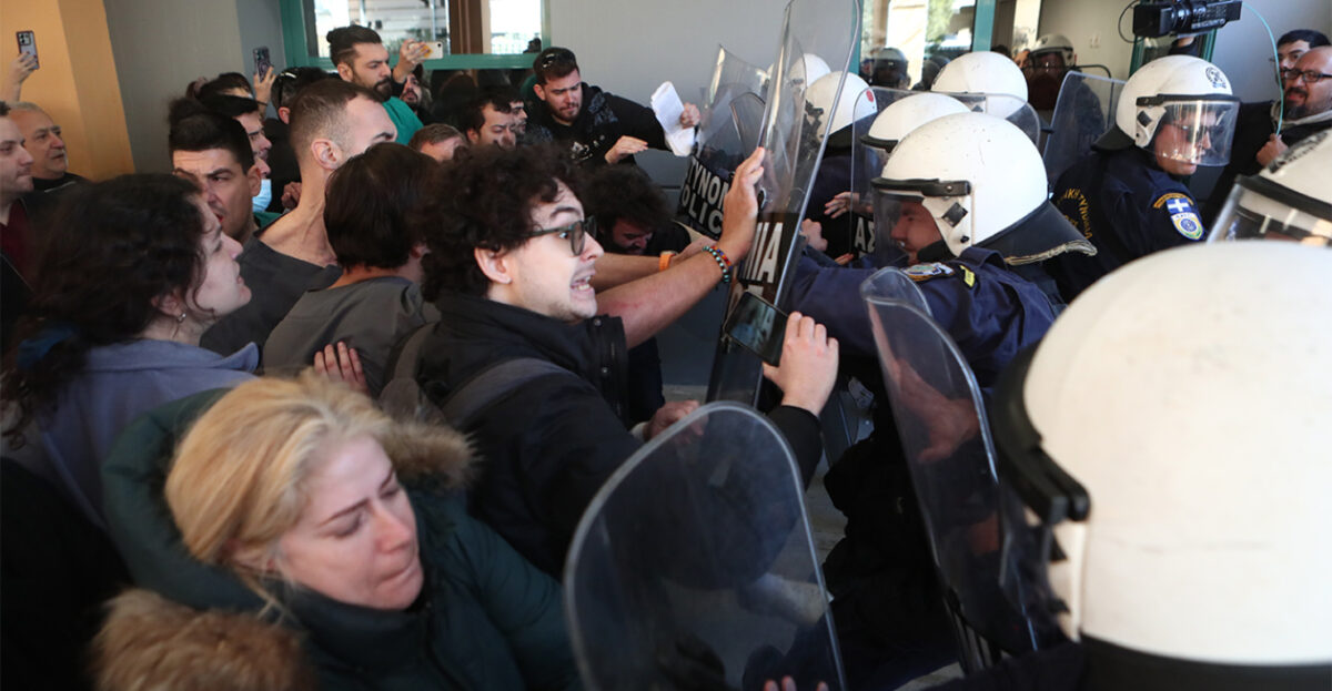 Ένταση στο νοσοκομείο Νίκαιας με την επίσκεψη του Άδωνι Γεωργιάδη – Δείτε βίντεο