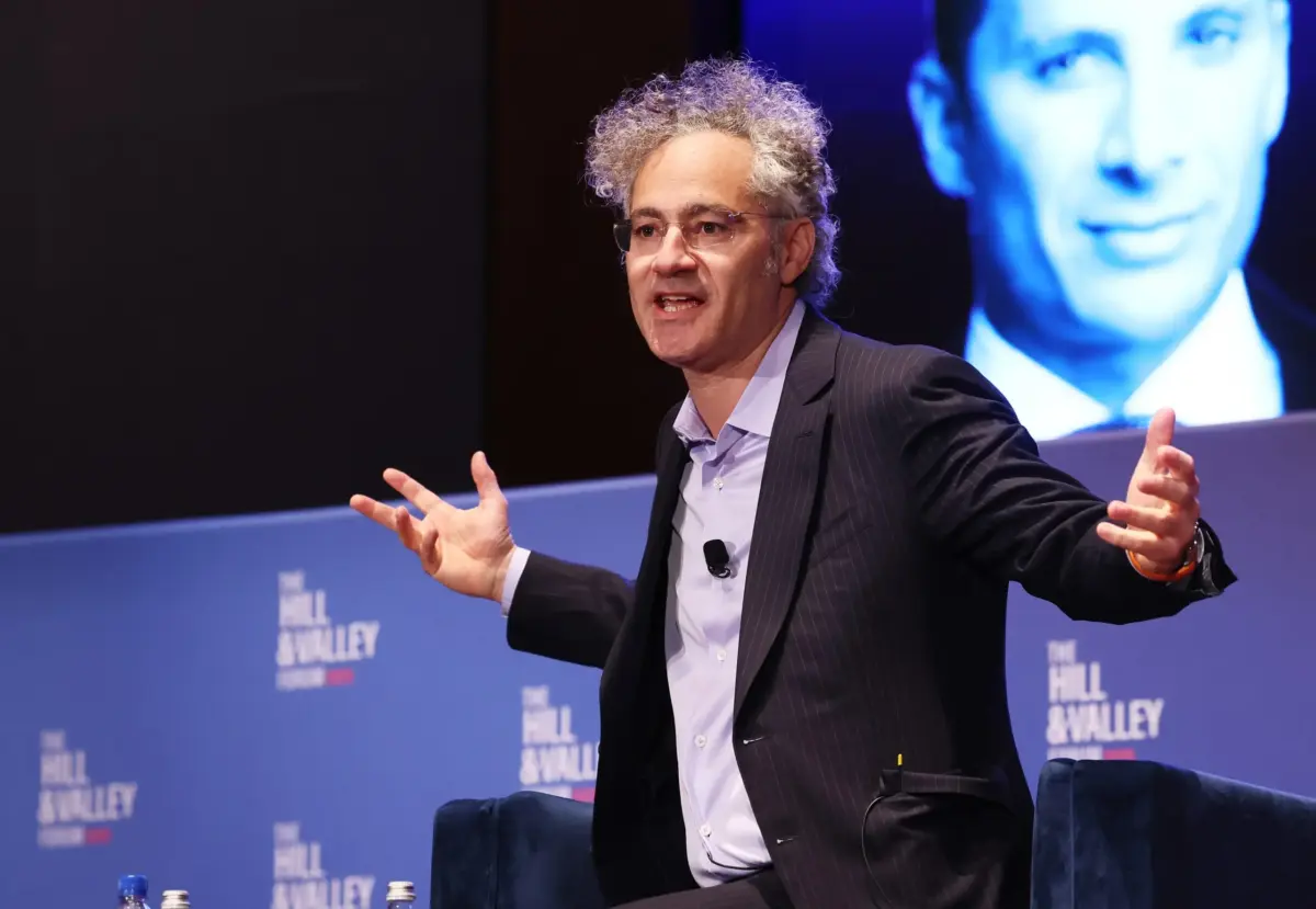 Palantir: Το “λειτουργικό σύστημα” του πολέμου και οι εγκλωβισμένοι shorts