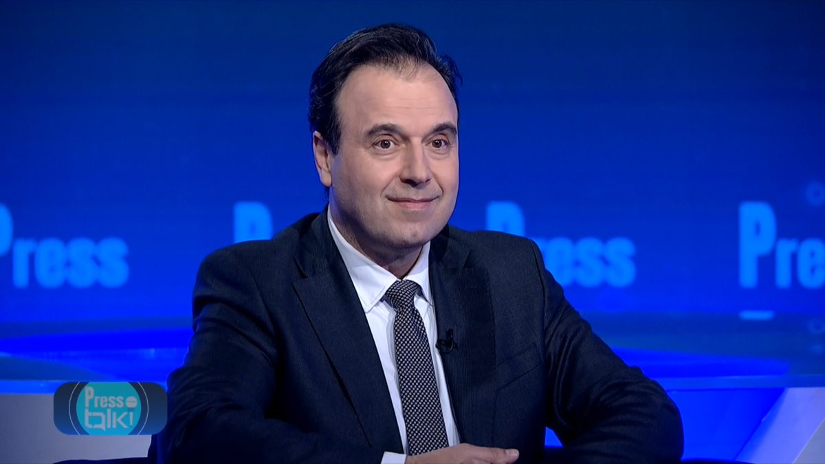 Δ. Παπαστεργίου στο ΕΡΤnews: Τα παιδιά μας κινδυνεύουν – Συζητάμε απαγορεύσεις και περιορισμούς στη χρήση των social media