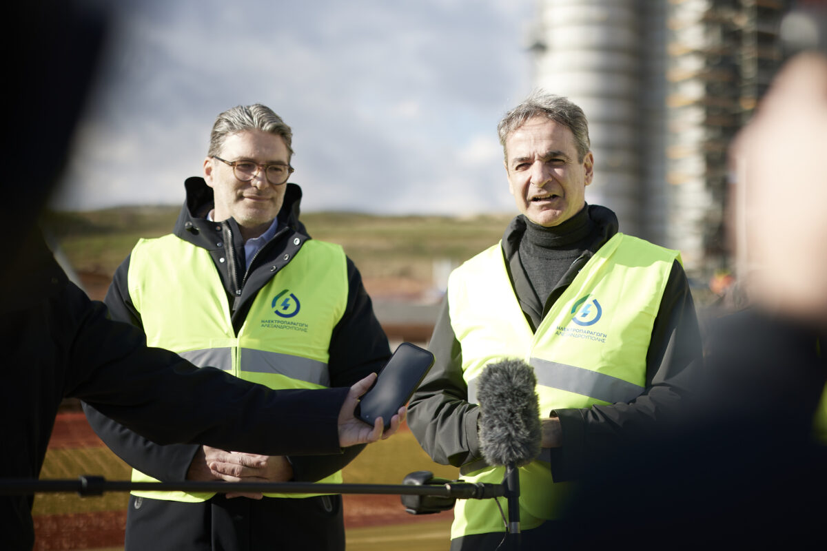 ΔΕΠΑ Εμπορίας: Επίσκεψη του πρωθυπουργού στη μονάδα του κοινού σχήματος με τη ΔΕΗ – Ξιφαράς: Περιφερειακός ενεργειακός κόμβος η Ελλάδα