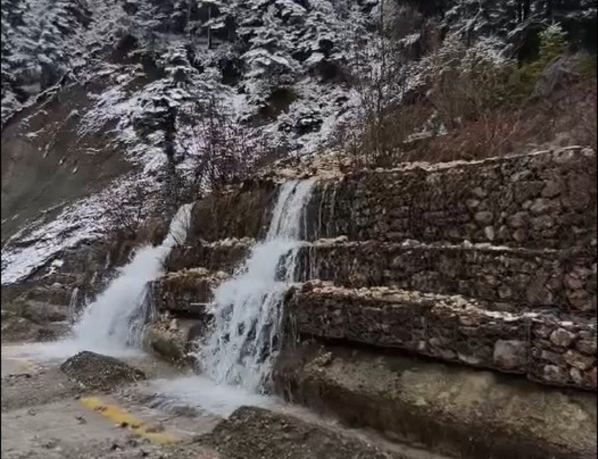 Πλημμύρες από την κακοκαιρία στην Κρήτη –  Κομμένη γέφυρα και κατολισθήσεις στον δήμο Φαιστού