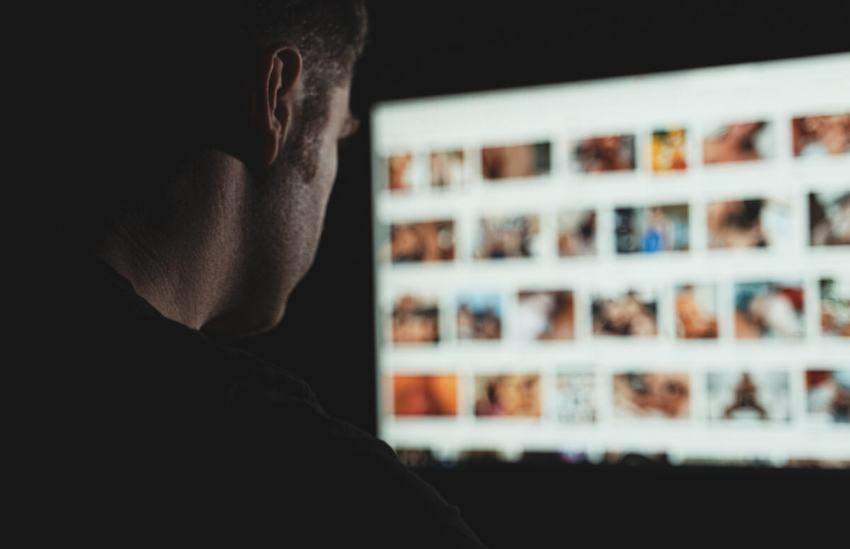 Με «συλλογή από γραμματόσημα» συνέκρινε την κατοχή υλικού παιδικής πορνογραφίας Δανός πάστορας