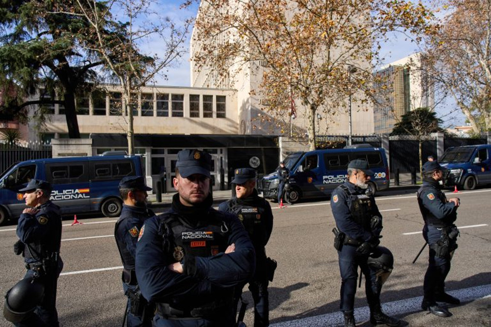 Ισπανία: Σύλληψη του «άνδρα με τα χίλια ονόματα» στη Μαδρίτη – Καταζητούμενος στο Περού για βίαια εγκλήματα