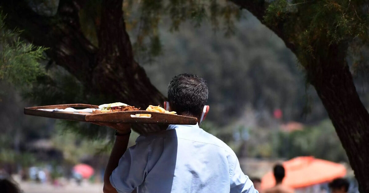 Εστίαση: Το κόστος, η έλλειψη προσωπικού και η πτώση της κατανάλωσης φρενάρουν τον κλάδο