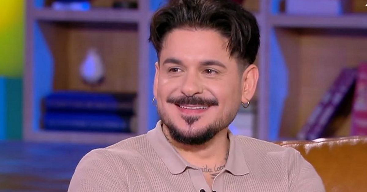 Stan: «Η ζωή αυτή που ζω είναι πολύ μικρή για να κυκλοφορήσω όλα τα τραγούδια μου εγώ»