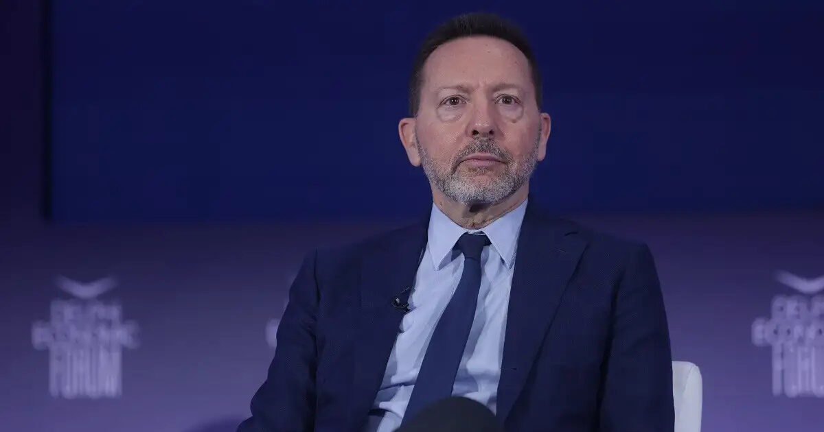 Στουρνάρας: Πιθανότερη η μείωση παρά η αύξηση των επιτοκίων από την ΕΚΤ