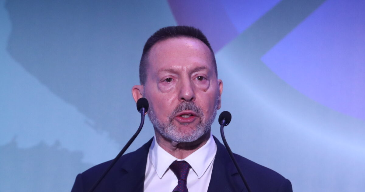 Απάτη με την χρήση AI εμφανίζει τον Γιάννη Στουρνάρα να υπόσχεται «εύκολα κέρδη» – Προειδοποίηση από την ΤτΕ