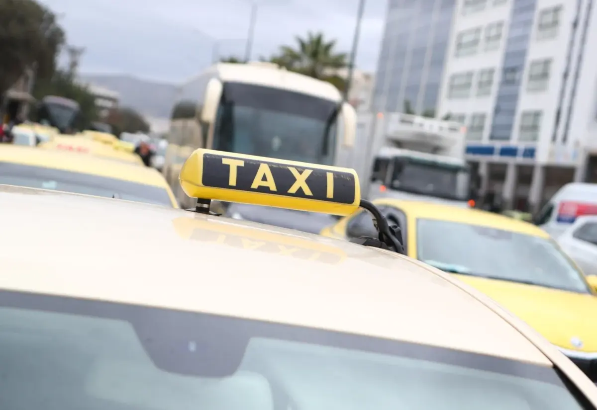 Απεργία ταξί: «Χειρόφρενο» έως τις 6 το πρωί της Παρασκευής τραβούν οι οδηγοί – Πορεία προς το αεροδρόμιο σήμερα
