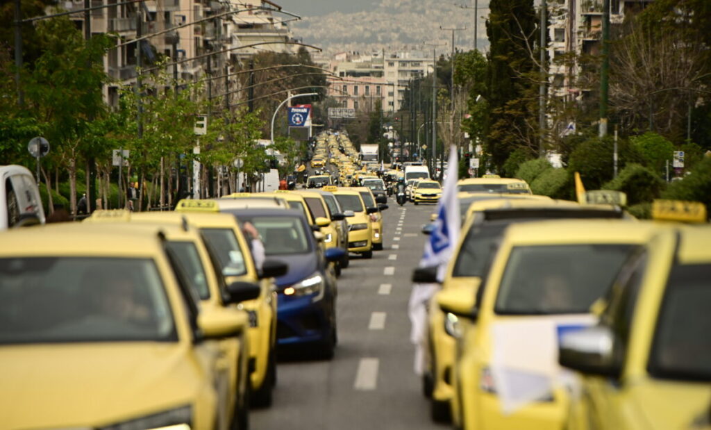 Απεργία ταξί: «Χειρόφρενο» για τρεις ημέρες τραβούν οι οδηγοί – Τα αιτήματά τους