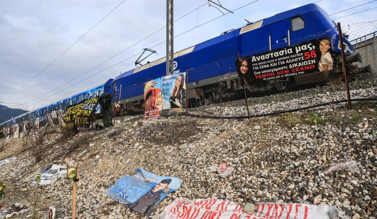 Τέμπη: Διορία έως το τέλος της εβδομάδας για τις εκταφές – Προσφυγές συγγενών για εξετάσεις στο εξωτερικό