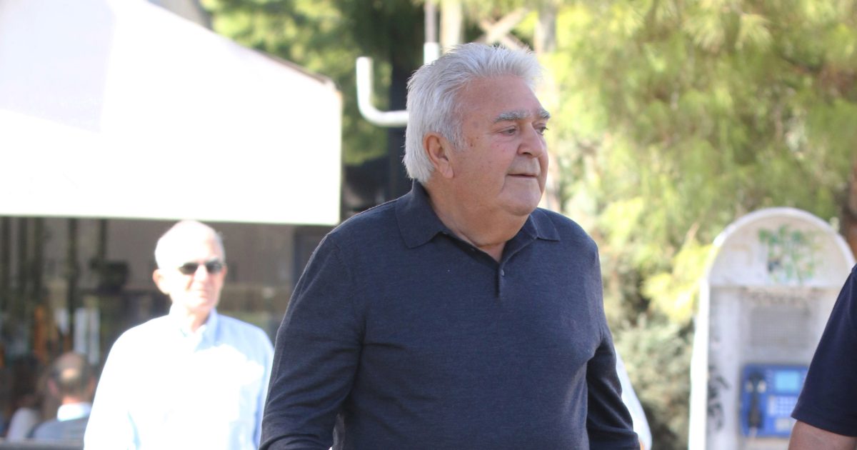 Ο Πασχάλης Τερζής δεν συναινεί για βίντεο κλιπ με χρήση ΑΙ παρά την επιθυμία του Χρήστου Νικολόπουλου