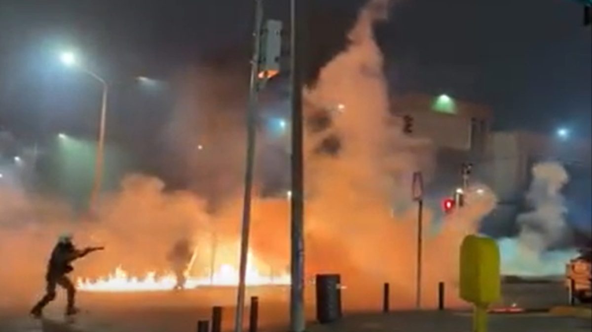 Επεισόδια στο κέντρο της Θεσσαλονίκης με μολότοφ εναντίον των ΜΑΤ