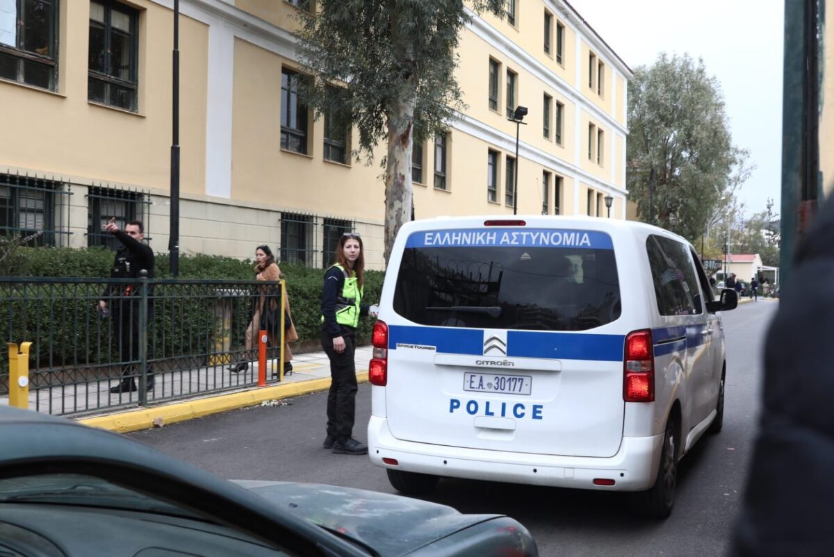 Ποινή φυλάκισης 20 μηνών και αφαίρεση άδειας στην τραγουδίστρια που οδηγούσε μεθυσμένη στο Κολωνάκι