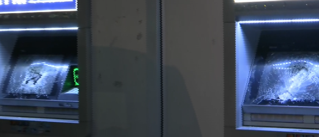 Κουκουλοφόροι έσπασαν καταστήματα στην Πατησίων – Τέσσερις προσαγωγές