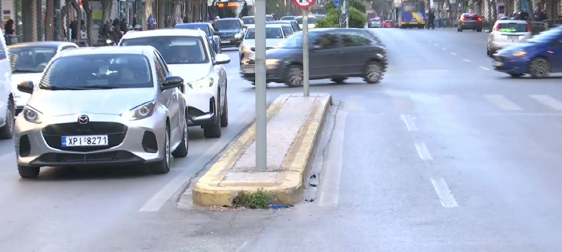 Θανατηφόρο τροχαίο στην Πατησίων: Νεκρή 74χρονη που παρασύρθηκε από μηχανή