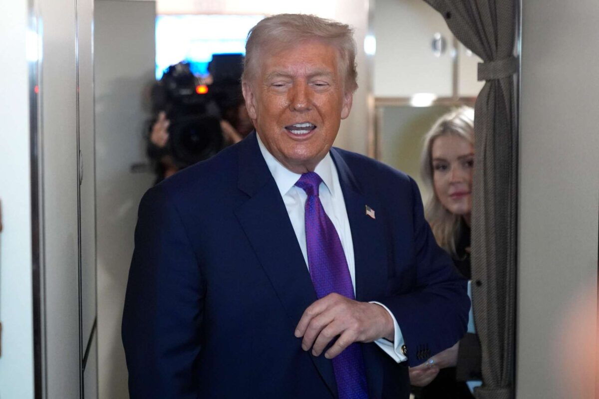 Τραμπ: Οι δηλώσεις του Ομπάμα για τους εξωγήινους περιείχαν «απόρρητες» πληροφορίες – «Έκανε ένα μεγάλο λάθος»