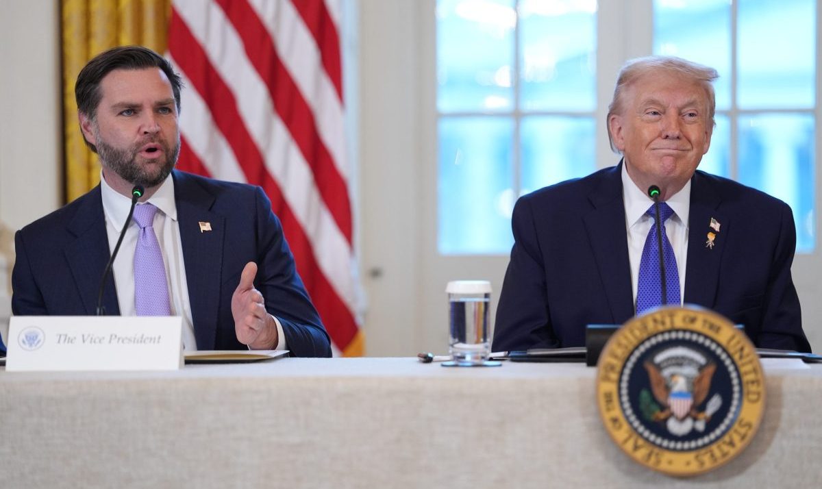 Τζέι Ντι Βανς: Στο τραπέζι η διπλωματία για το Ιράν, αλλά με «κόκκινες γραμμές» για τα πυρηνικά