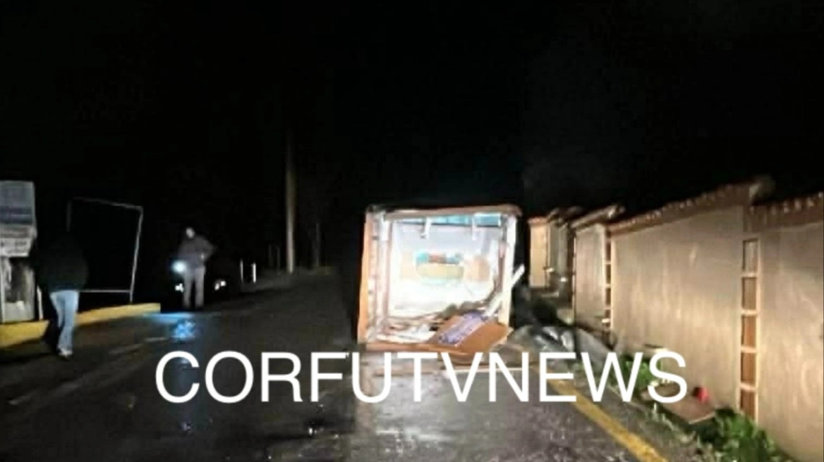 Ανεμοστρόβιλος στην Κέρκυρα: Σοβαρές ζημιές σε σπίτια στον Αφιώνα, πλημμύρες και στην Κεφαλονιά, δείτε βίντεο