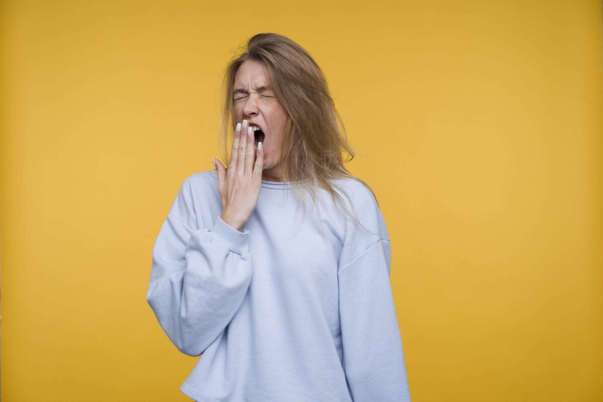 Το χασμουρητό δεν είναι πάντα τόσο αθώο – Πότε δείχνει κάτι πολύ σοβαρό και πώς να το ξεχωρίσεις